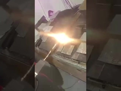 कई लेजर स्रोतों के लिए उच्च-प्रदर्शन वाले क्यूबीएच पोर्ट के साथ हैंडहेल्ड लेजर क्लीनिंग मशीन